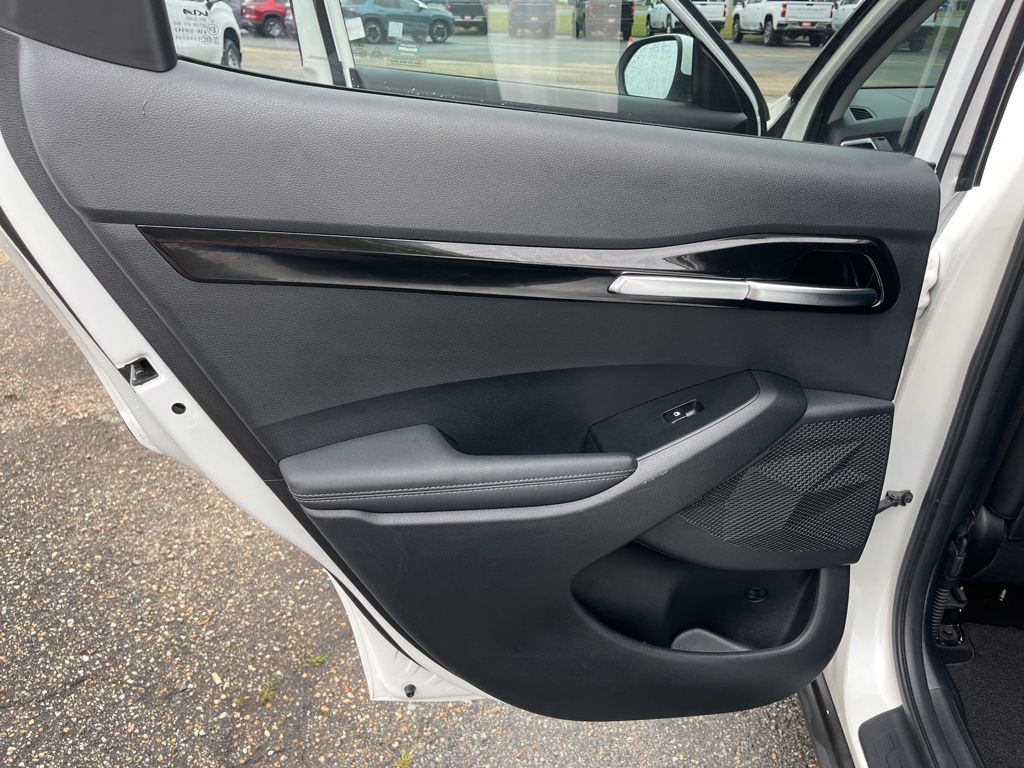Used 2024 White Kia X-Line image 22