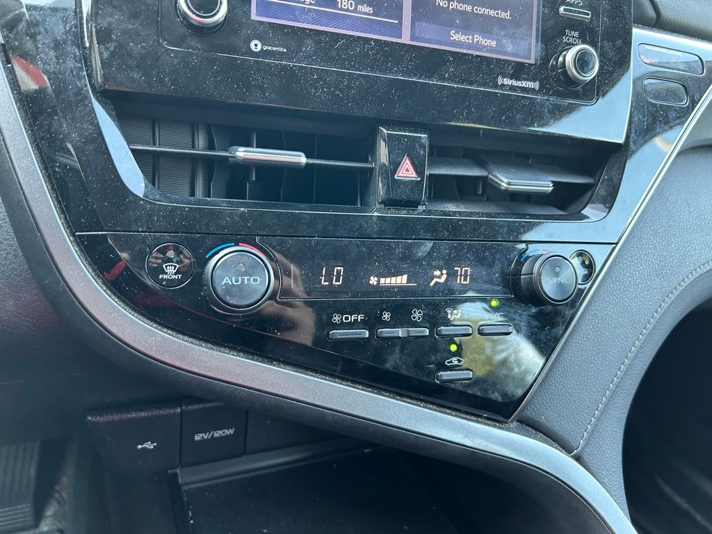 2024 Toyota Camry SE 26
