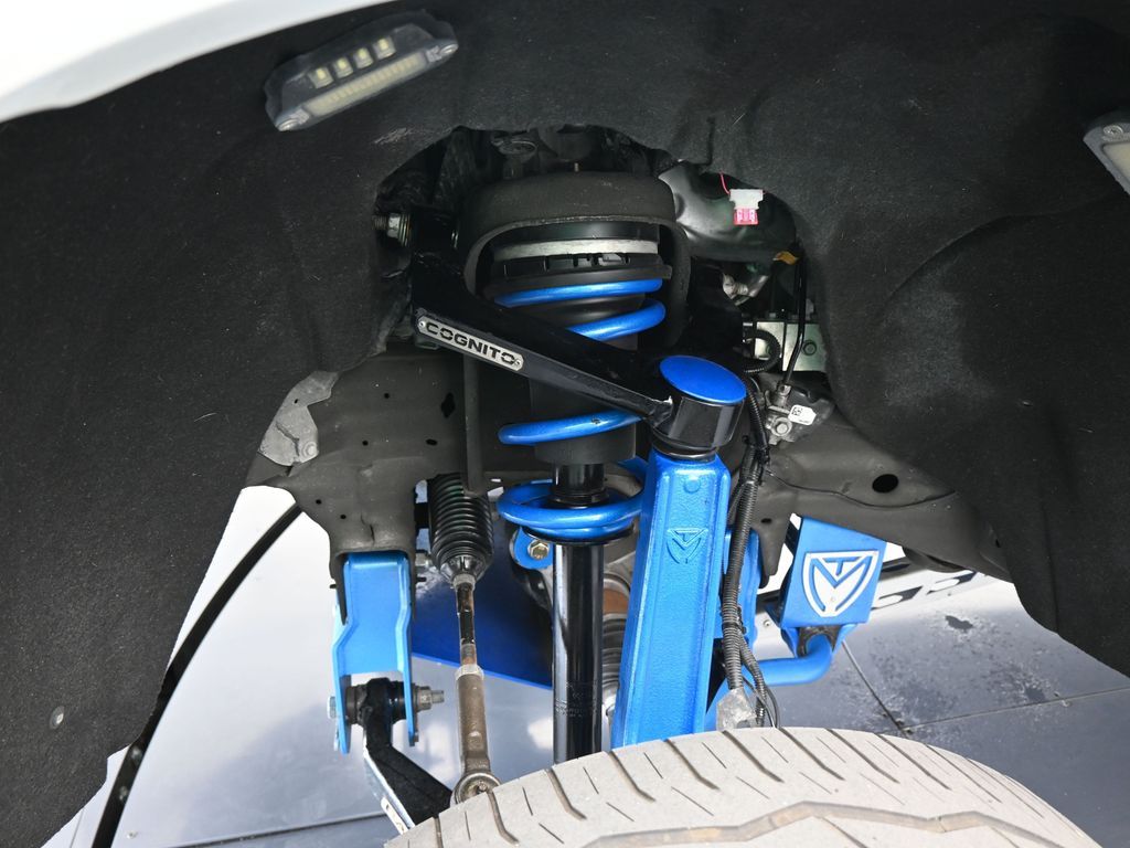 Used 2022 Iridescent Pearl Tricoat Chevrolet High Country image 46