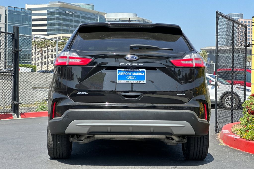 2022 Ford Edge SEL photo