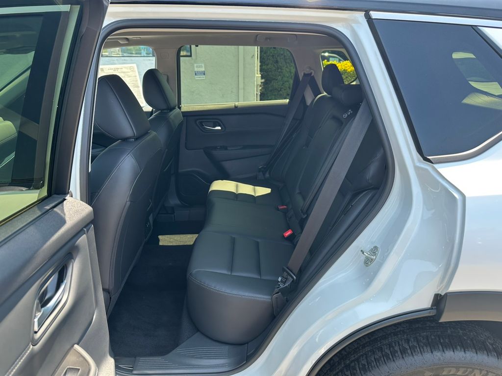 2025 Nissan Rogue SL