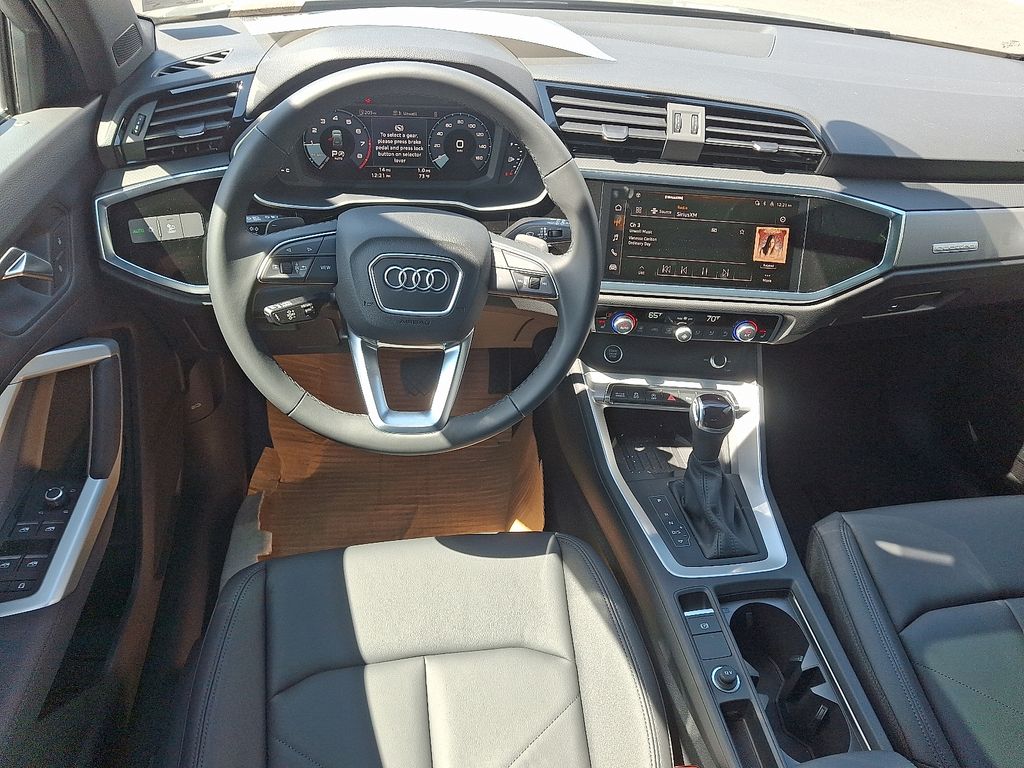 Thumbnail: 2025 Audi Q3 - 8