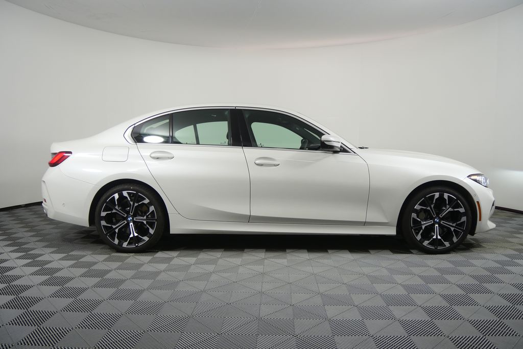 Thumbnail: 2025 BMW 3 Series - 2