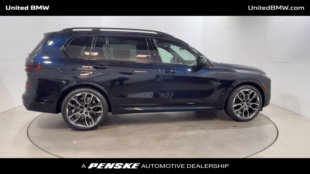 2025 BMW X7 M60i 9