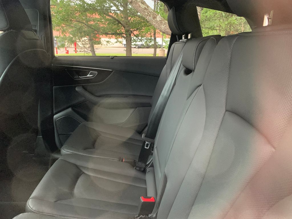 Thumbnail: 2025 Audi Q7 - 5