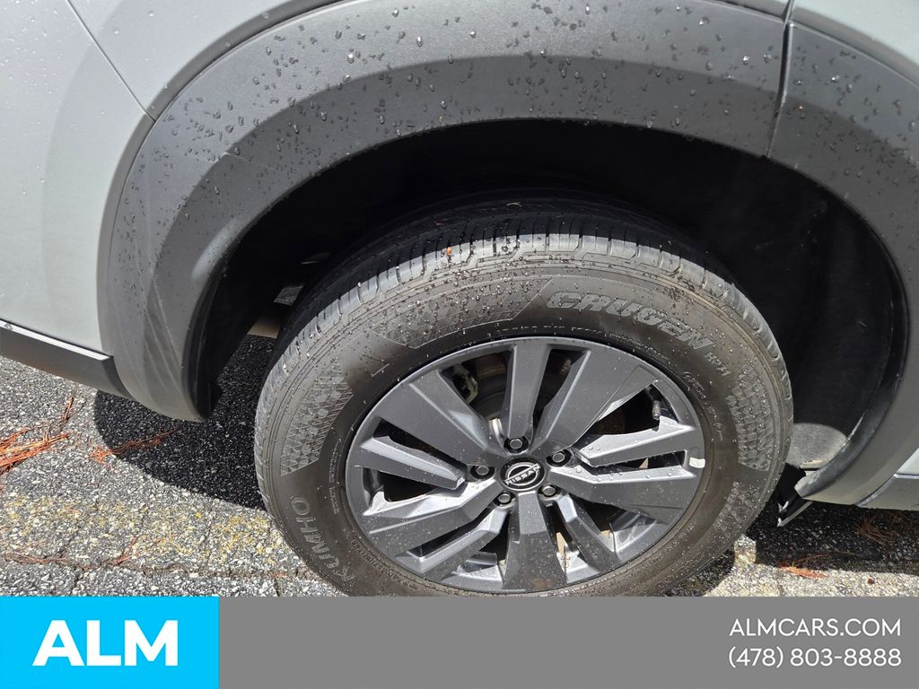 Used 2025 Silver Nissan SV image 13