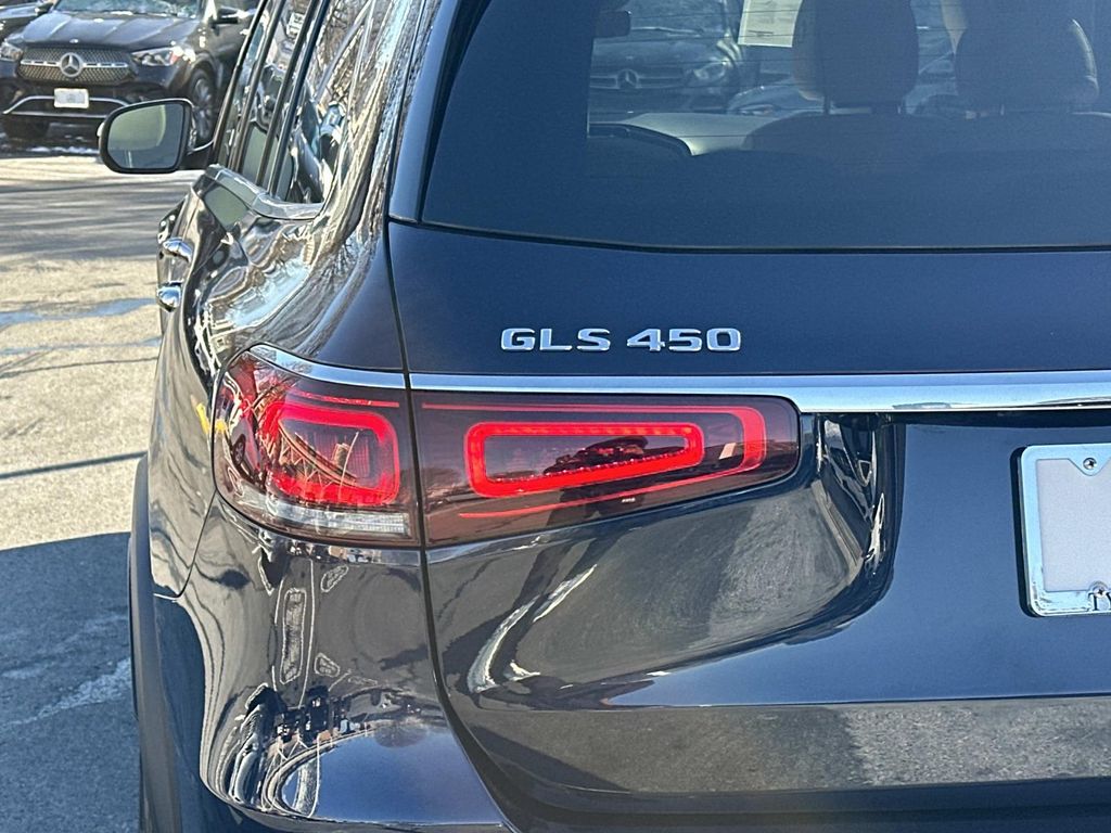 Thumbnail: 2022 Mercedes-Benz GLS - 10