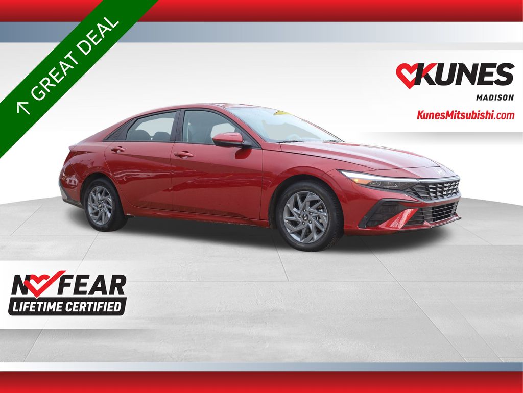 2024 Hyundai Elantra SEL FWD