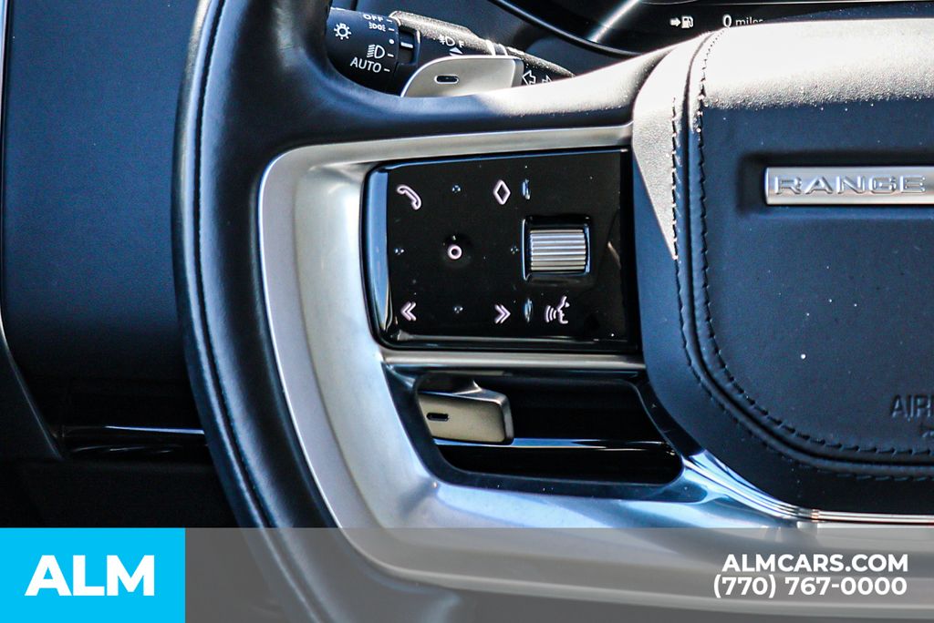 Used 2023 White Land Rover SE image 37