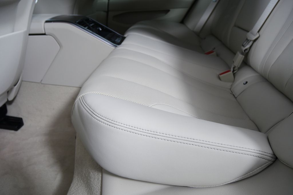 Thumbnail: 2026 BMW 8 Series - 17