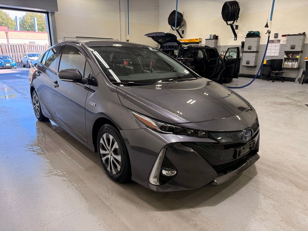 Thumbnail: 2020 Toyota Prius Prime - 7