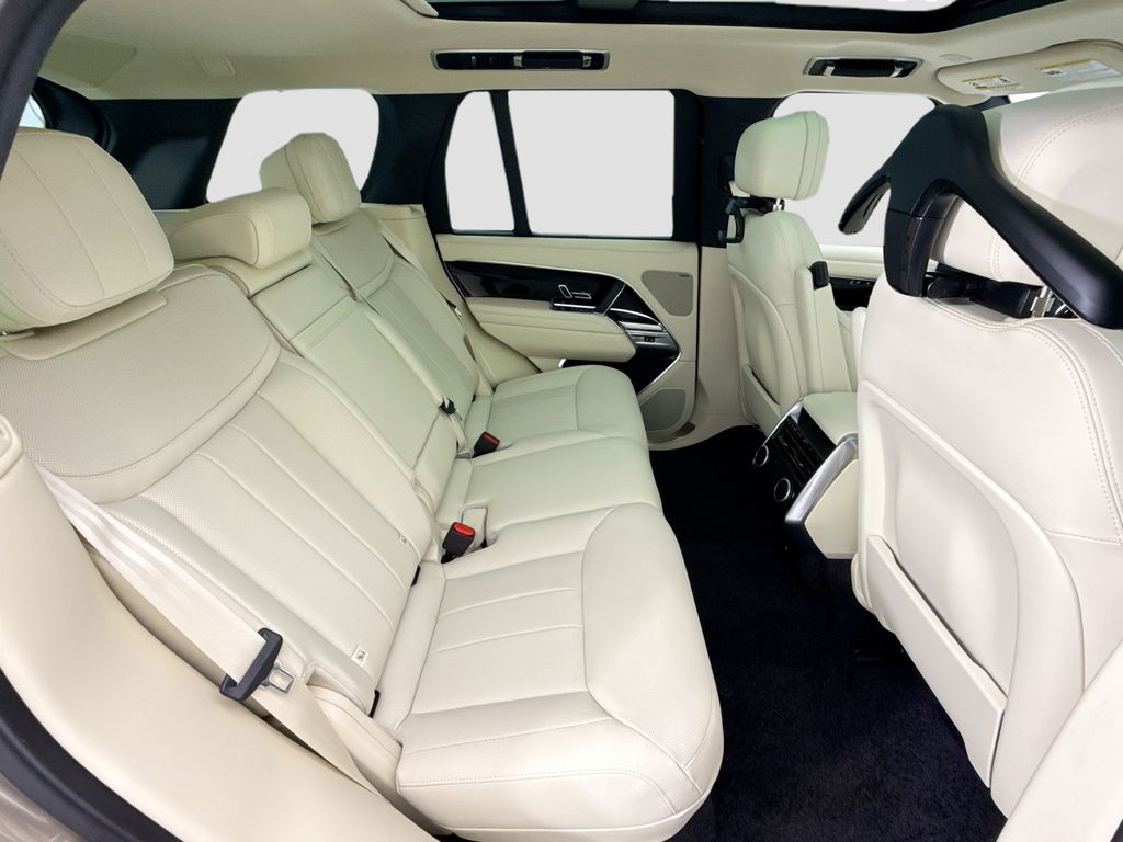 Thumbnail: 2026 Land Rover Range Rover - 21