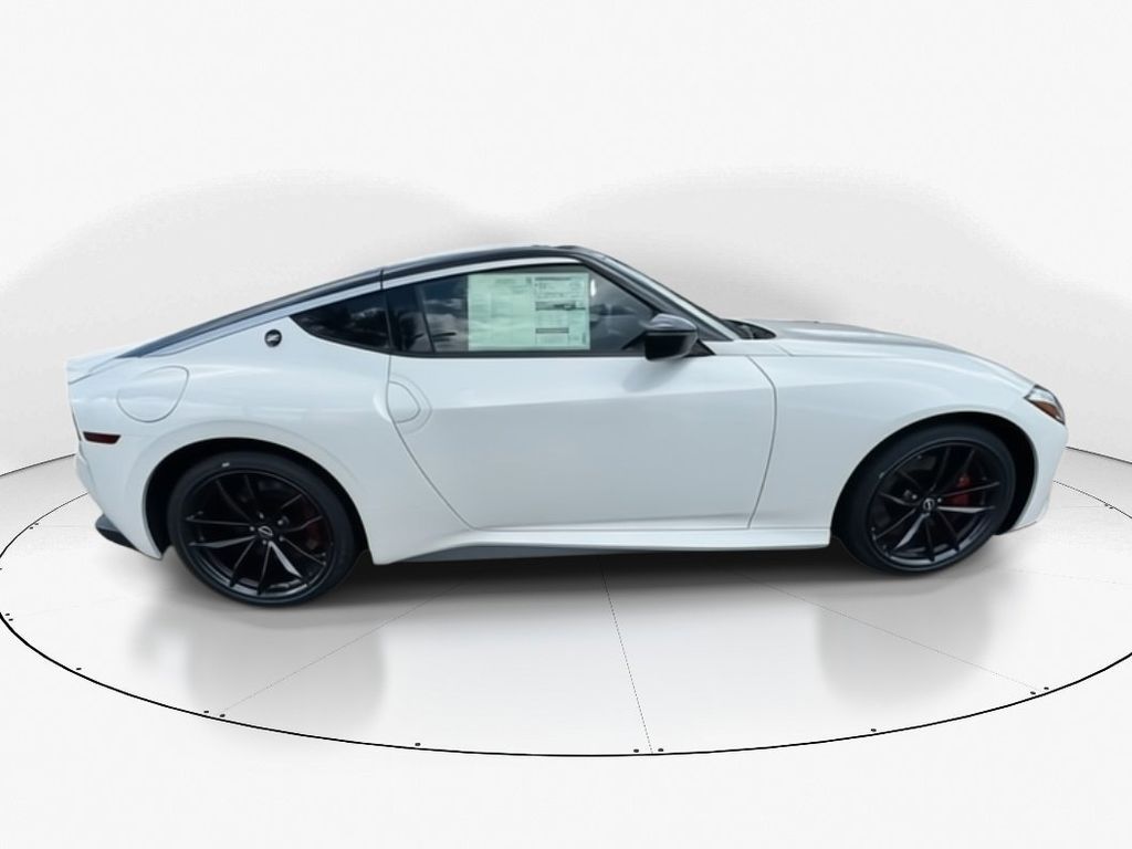 2025 Pearl White Tricoat/Super Black Nissan Z Performance RWD Coupe