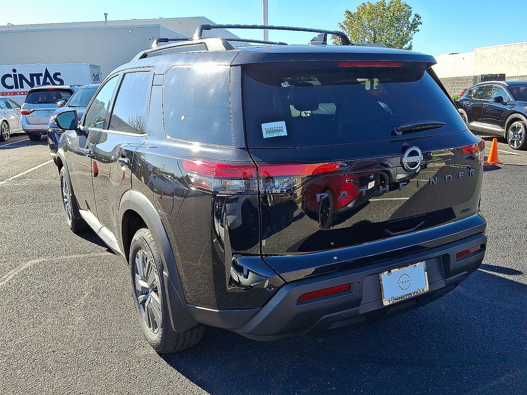 Thumbnail: 2025 Nissan Pathfinder - 4