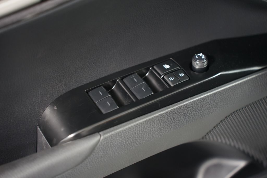 2025 Toyota Camry LE 31