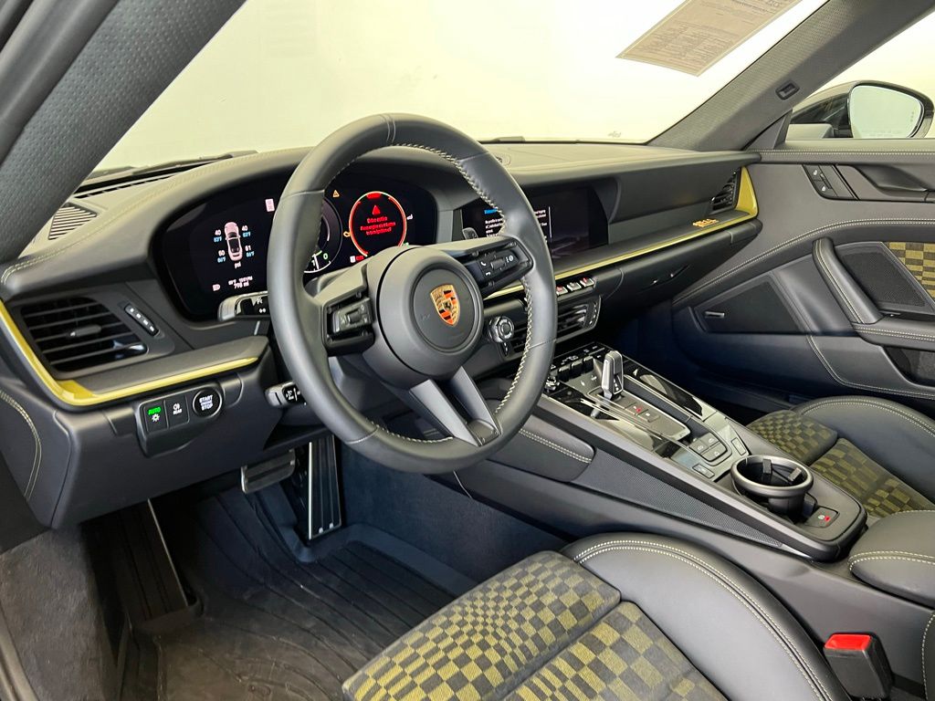 Thumbnail: 2026 Porsche 911 - 4