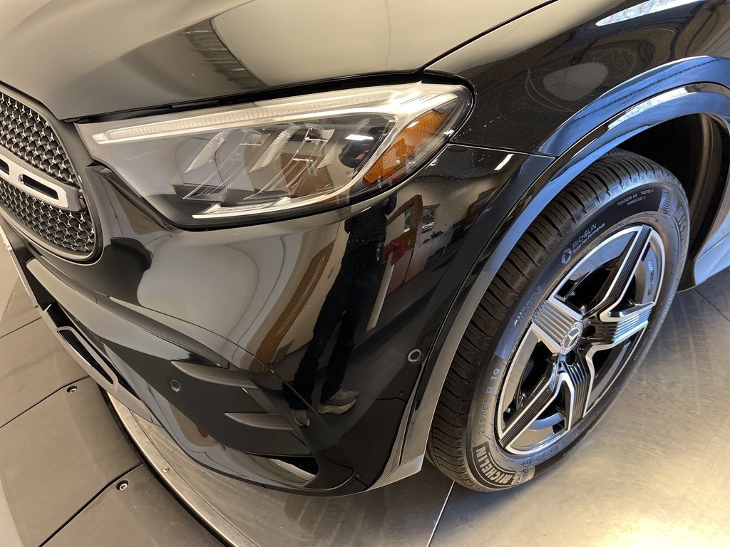 Thumbnail: 2025 Mercedes-Benz GLC - 9