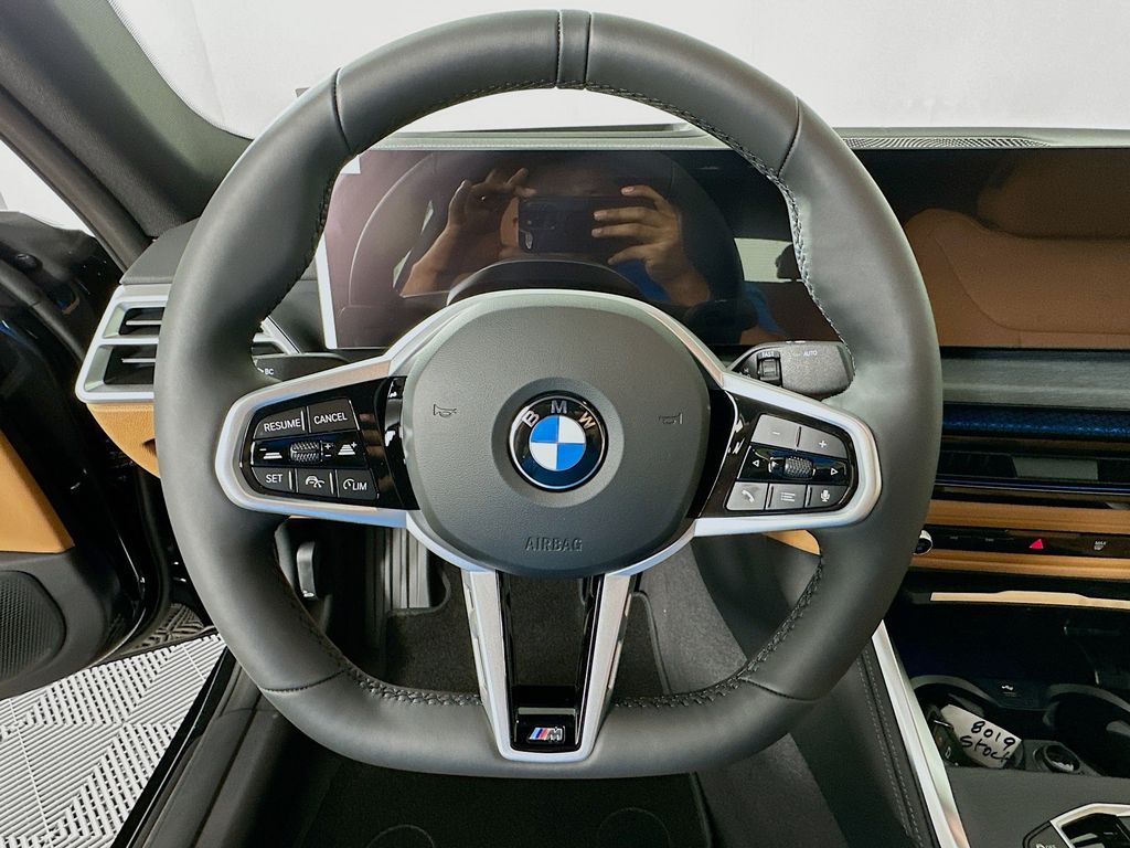 Thumbnail: 2026 BMW i4 - 10