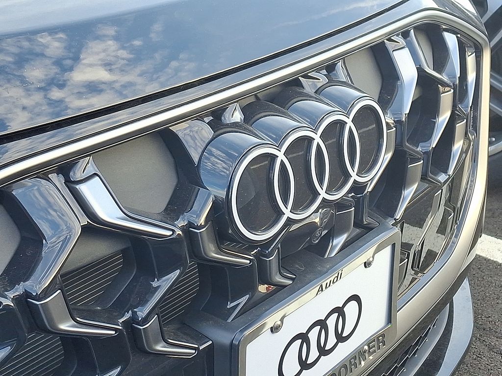 Thumbnail: 2025 Audi Q5 - 3