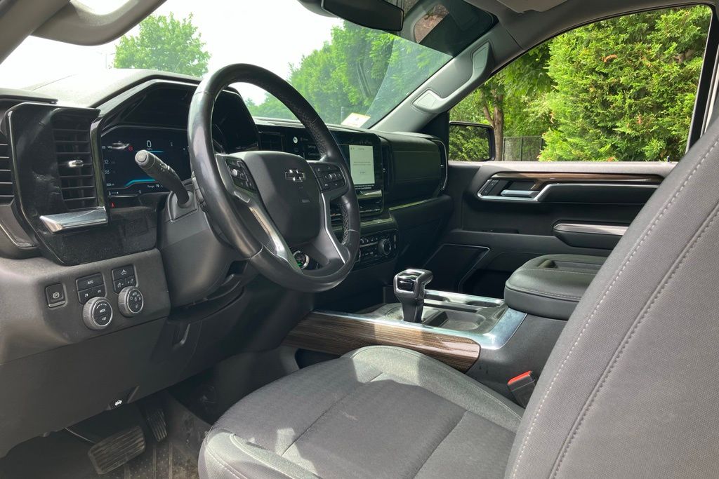 Thumbnail: 2022 Chevrolet Silverado 1500 - 4