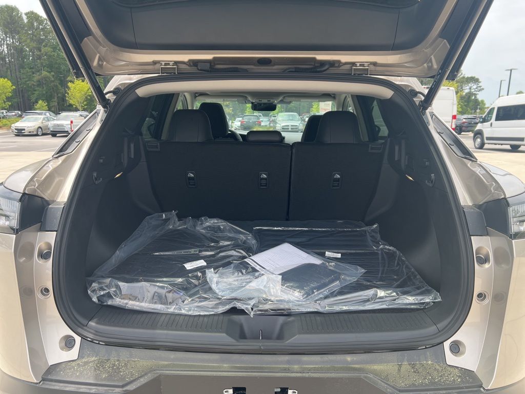 2025 Champagne Silver Metallic Nissan Murano SL AWD SUV