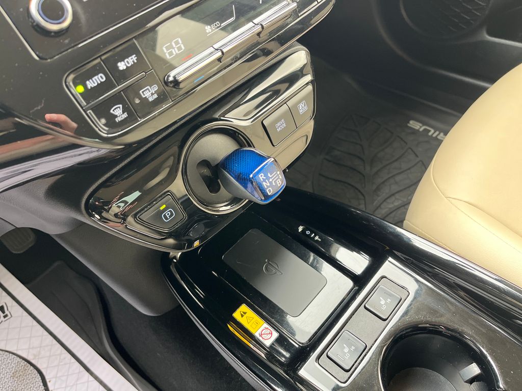 2020 Toyota Prius XLE AWD-e photo