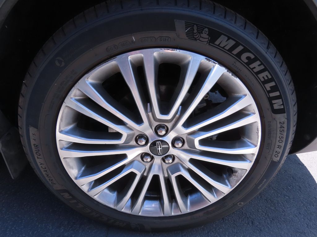 Thumbnail: 2017 Lincoln MKX - 16
