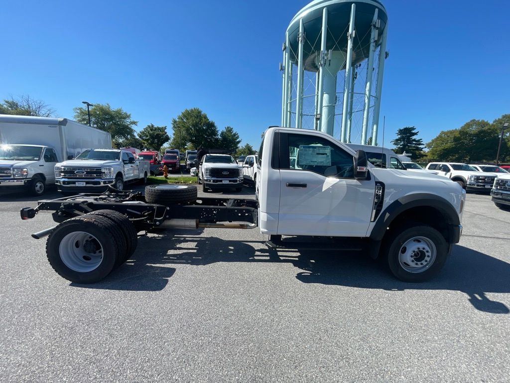 2025 Ford F-600 Chassis XL