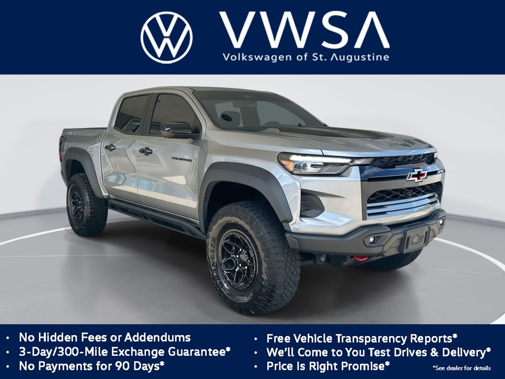 Sterling Gray Metallic 2024 Chevrolet Colorado Pickup Truck Four-Wheel Drive 8-Speed Automatic