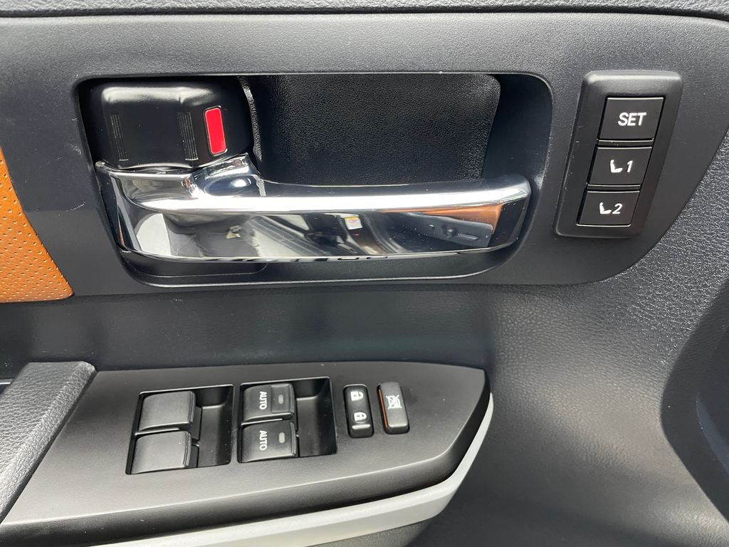 Thumbnail: 2018 Toyota Tundra - 10