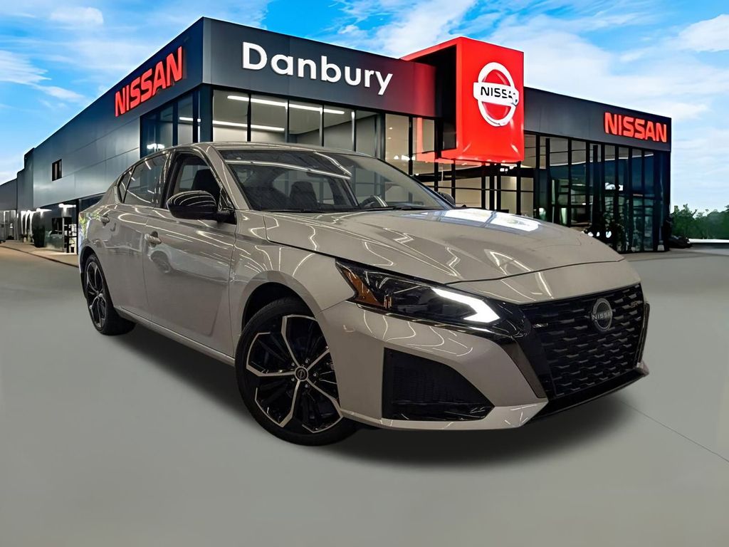 2025 Nissan Altima 2.5 SR FWD