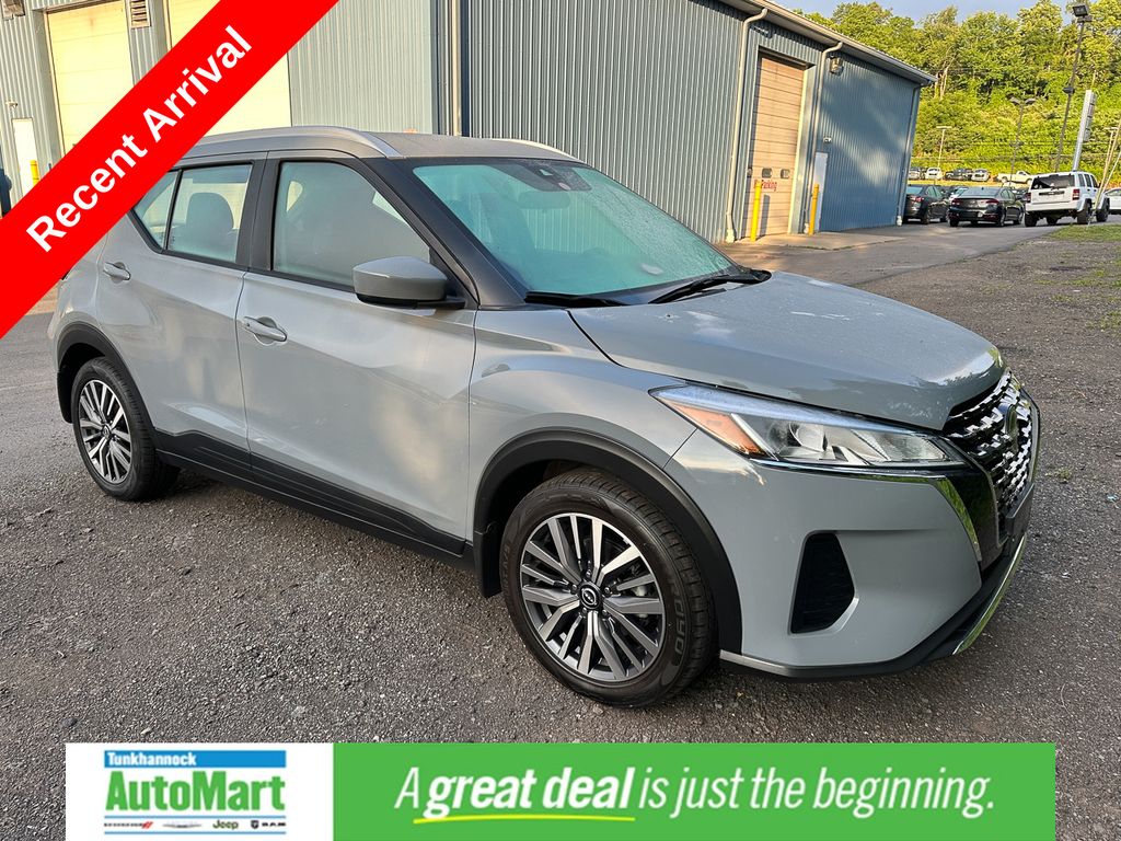 Boulder Gray Pearl 2023 Nissan Kicks SUV / Crossover Front-Wheel Drive Continuously Variable Transmission