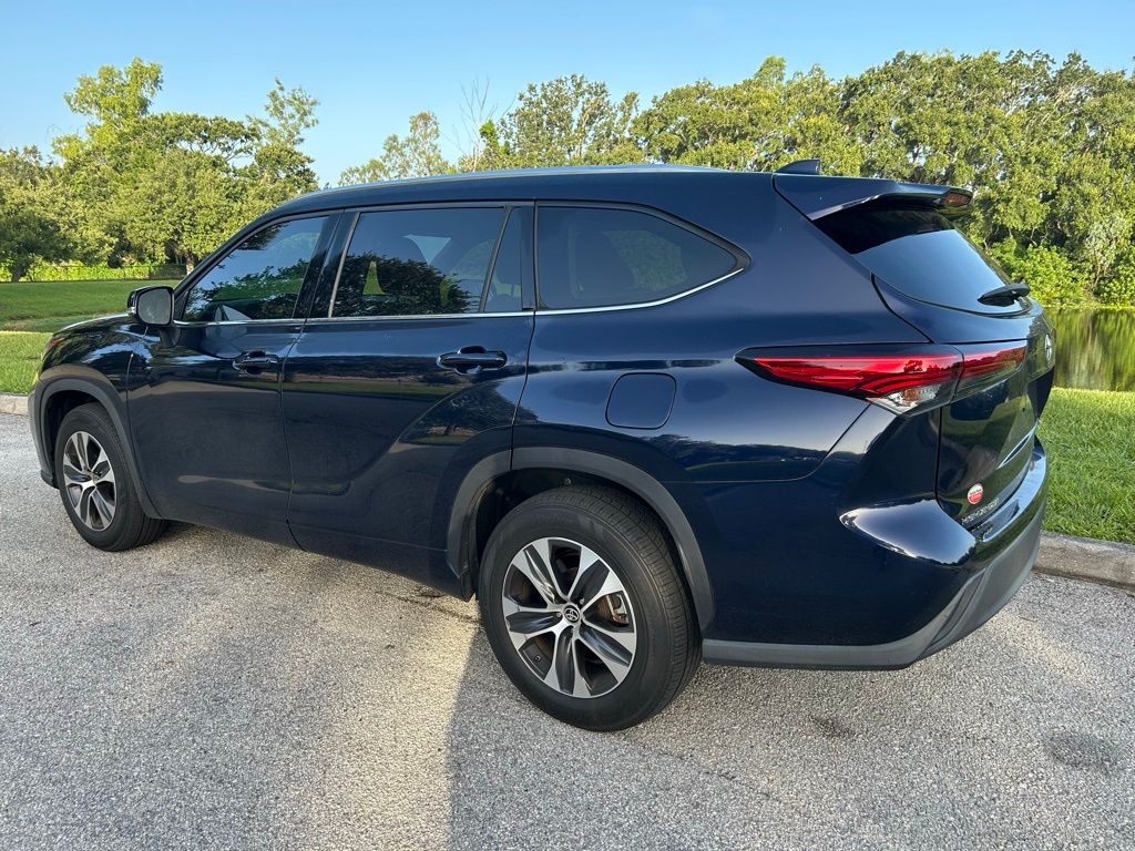 Thumbnail: 2020 Toyota Highlander - 3