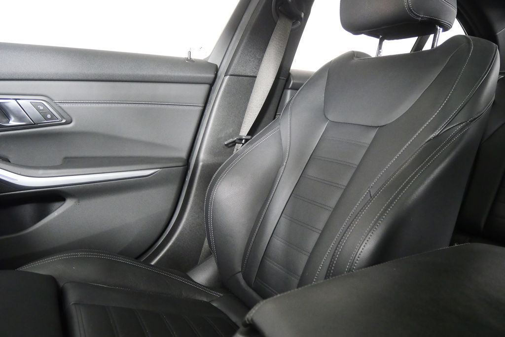 Thumbnail: 2019 BMW 3 Series - 26