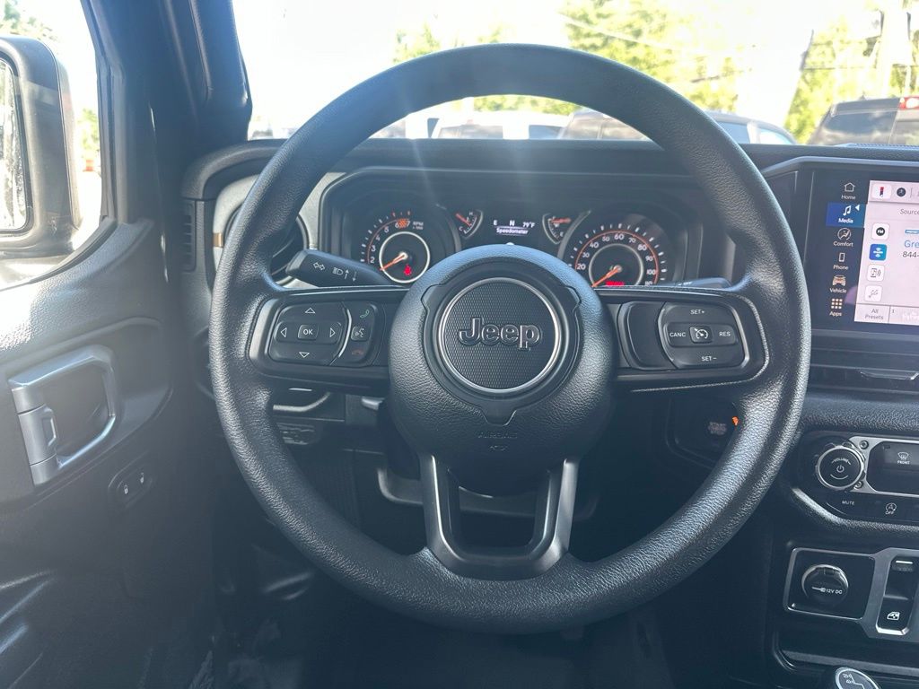 Used 2025 Jeep Wrangler SUV