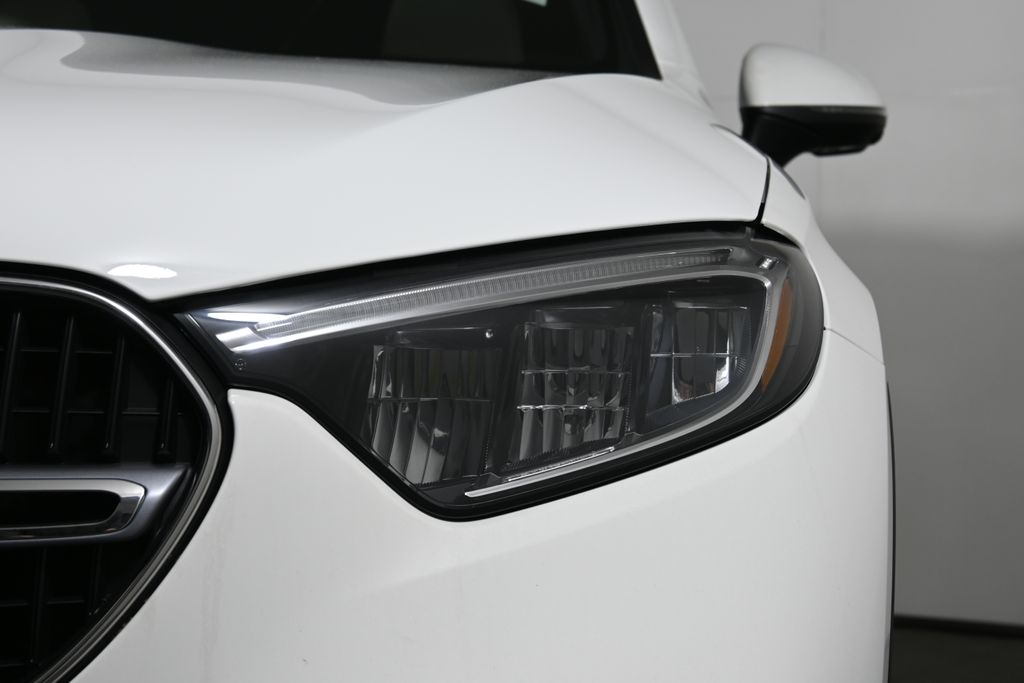 2025 Mercedes-Benz GLC 300 10
