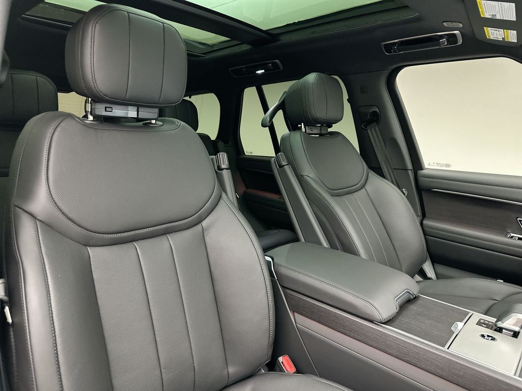 Thumbnail: 2026 Land Rover Range Rover - 6