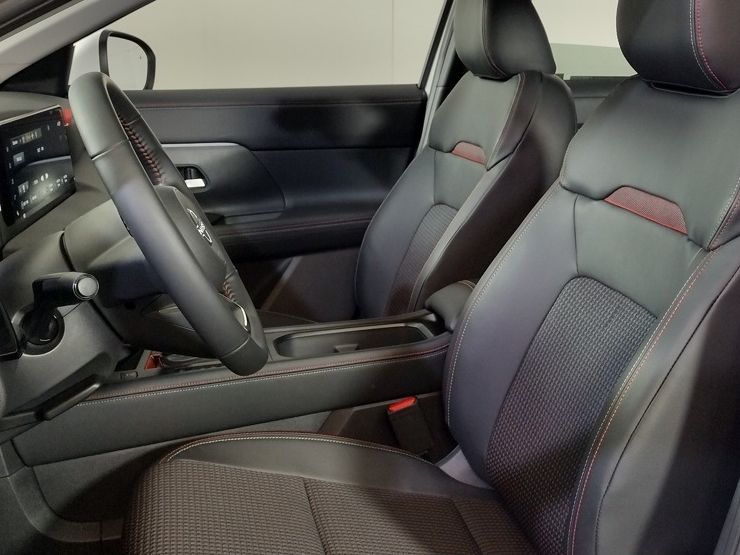 2025 Nissan Kicks SR - Photo 7