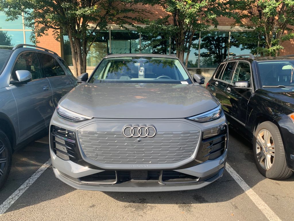 Thumbnail: 2025 Audi Q6 e-tron - 2