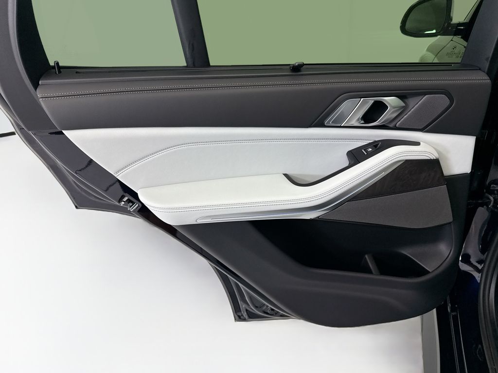 Thumbnail: 2026 BMW X5 - 25