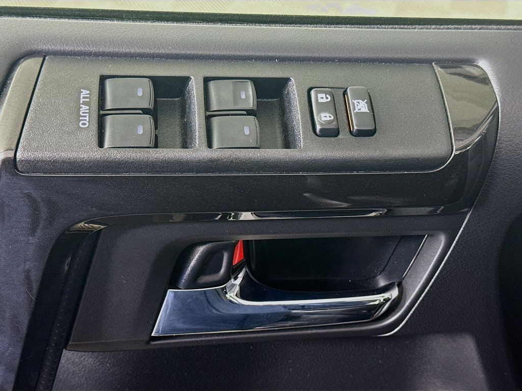 Thumbnail: 2023 Toyota 4Runner - 18