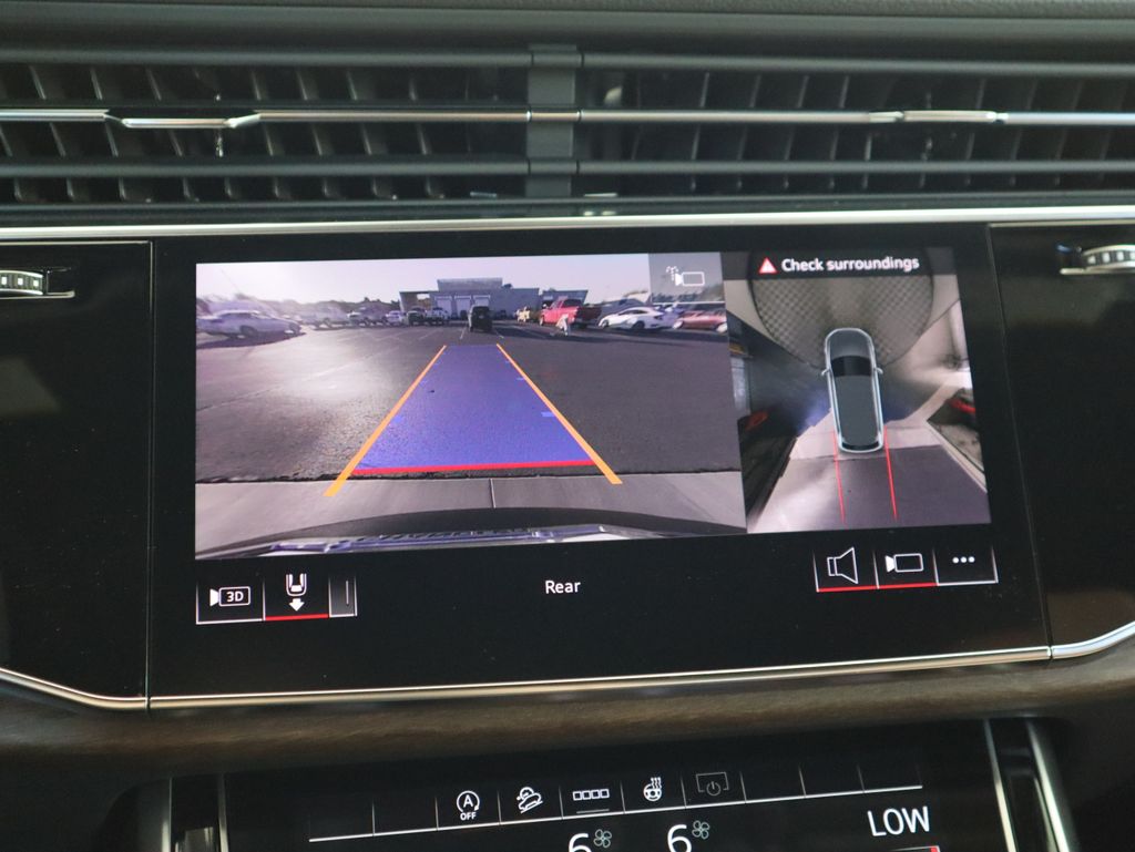 Thumbnail: 2026 Audi Q7 - 17