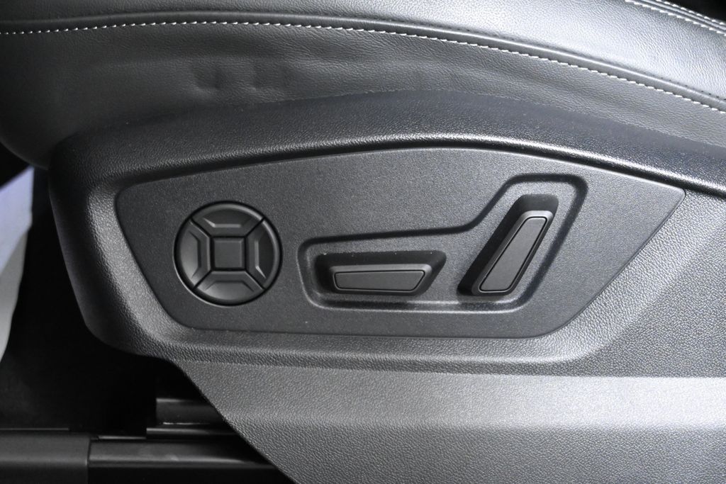 Thumbnail: 2025 Audi Q7 - 30