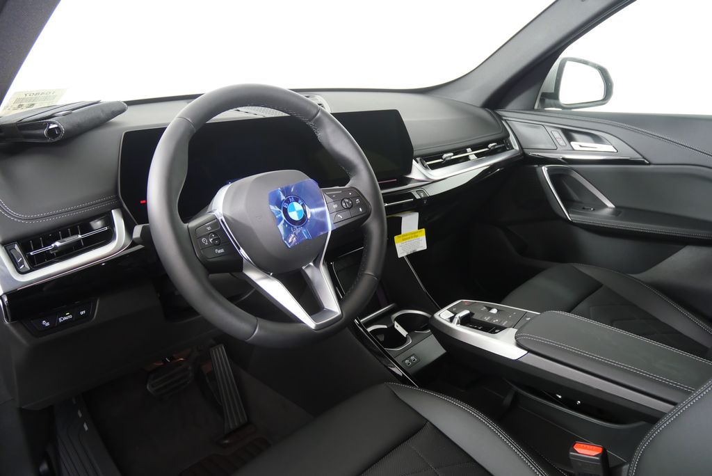 Thumbnail: 2025 BMW X1 - 12