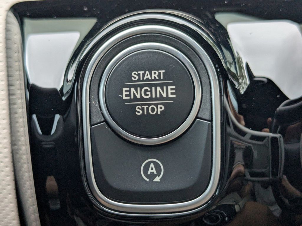 2022 Mercedes-Benz A 220 4MATIC