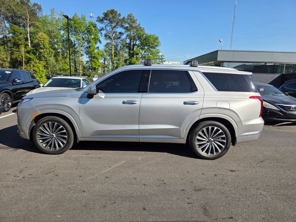 Used 2023 Silver Hyundai Calligraphy image 2