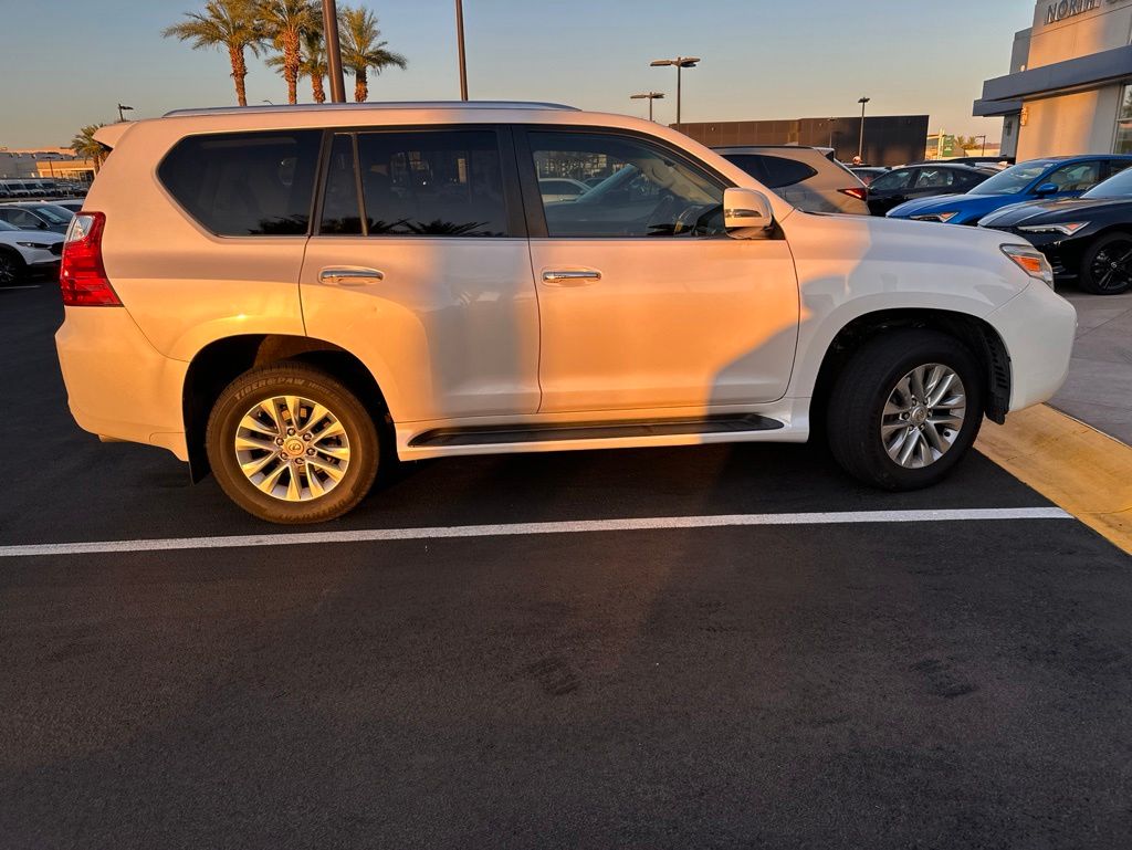Thumbnail: 2011 Lexus GX - 7