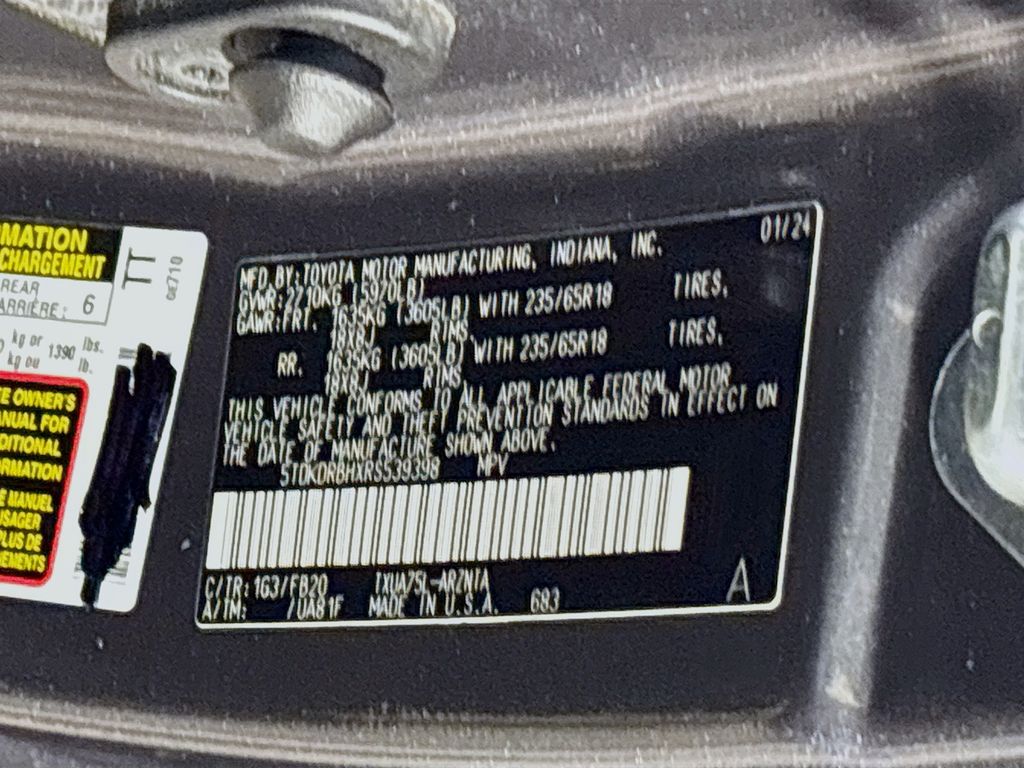 2024 Toyota Highlander LE