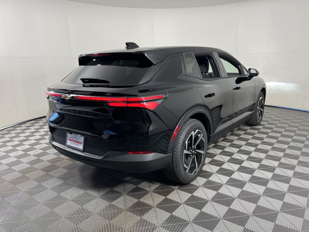 Thumbnail: 2026 Chevrolet Equinox - 5