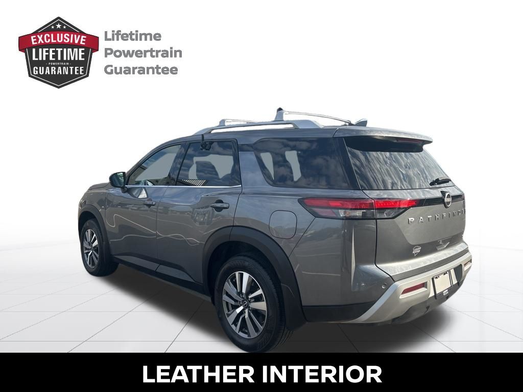 2025 Nissan Pathfinder SL - 3